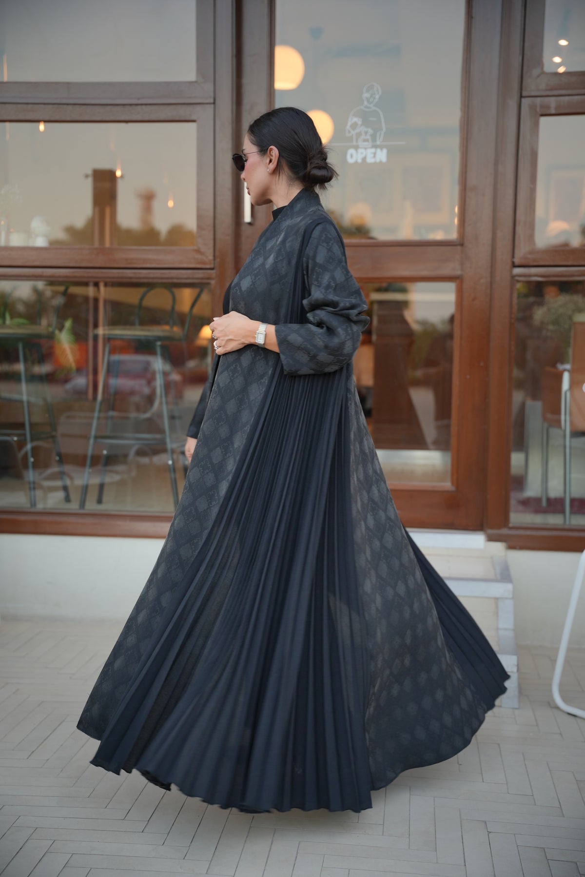 Patterned silk crepe abaya - 2000