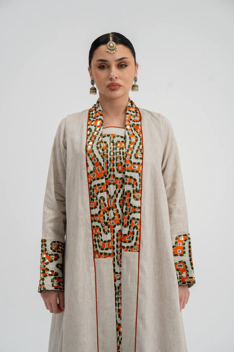 Linen abaya in light beige with embroidery. C:6743