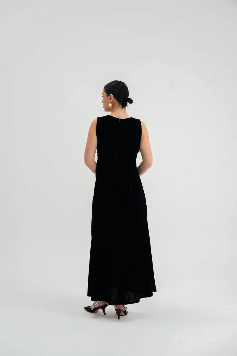 black crepe dress. C:226 Black