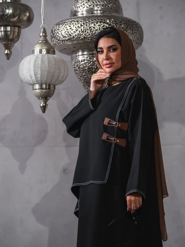 عباية سوداء مكشكشة مع حزام بني صغير C:6455 أسود