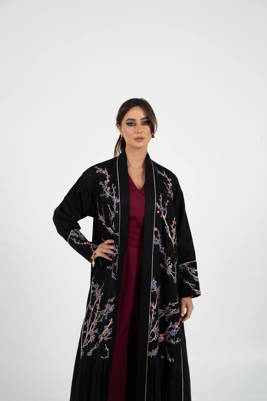 Linen abaya in black with embroidery