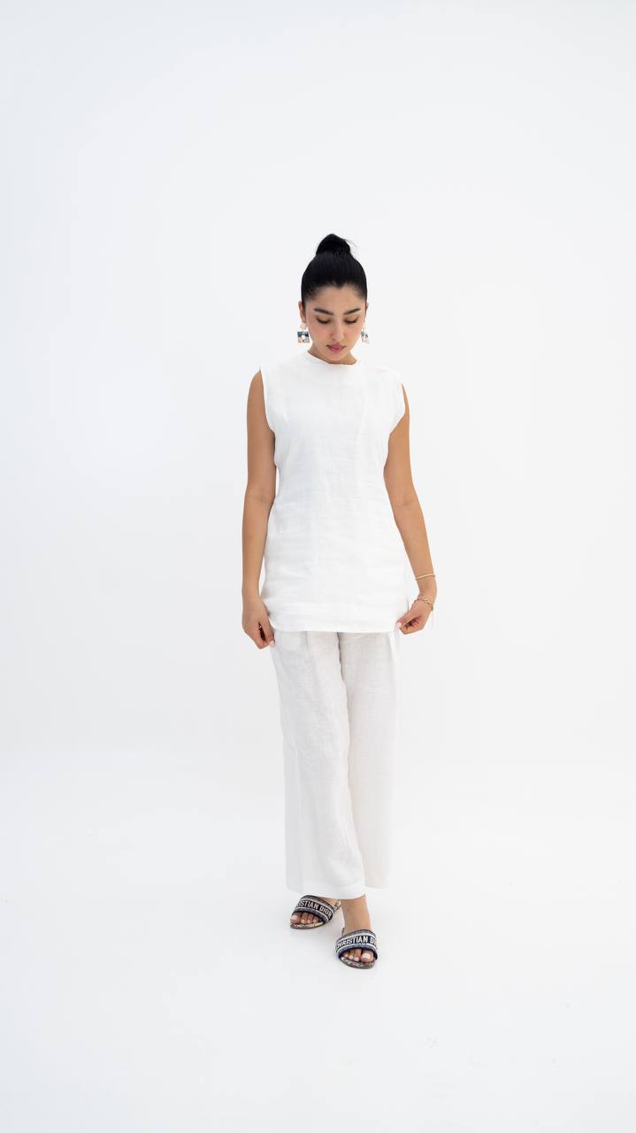 White linen blouse and pants set (1922)