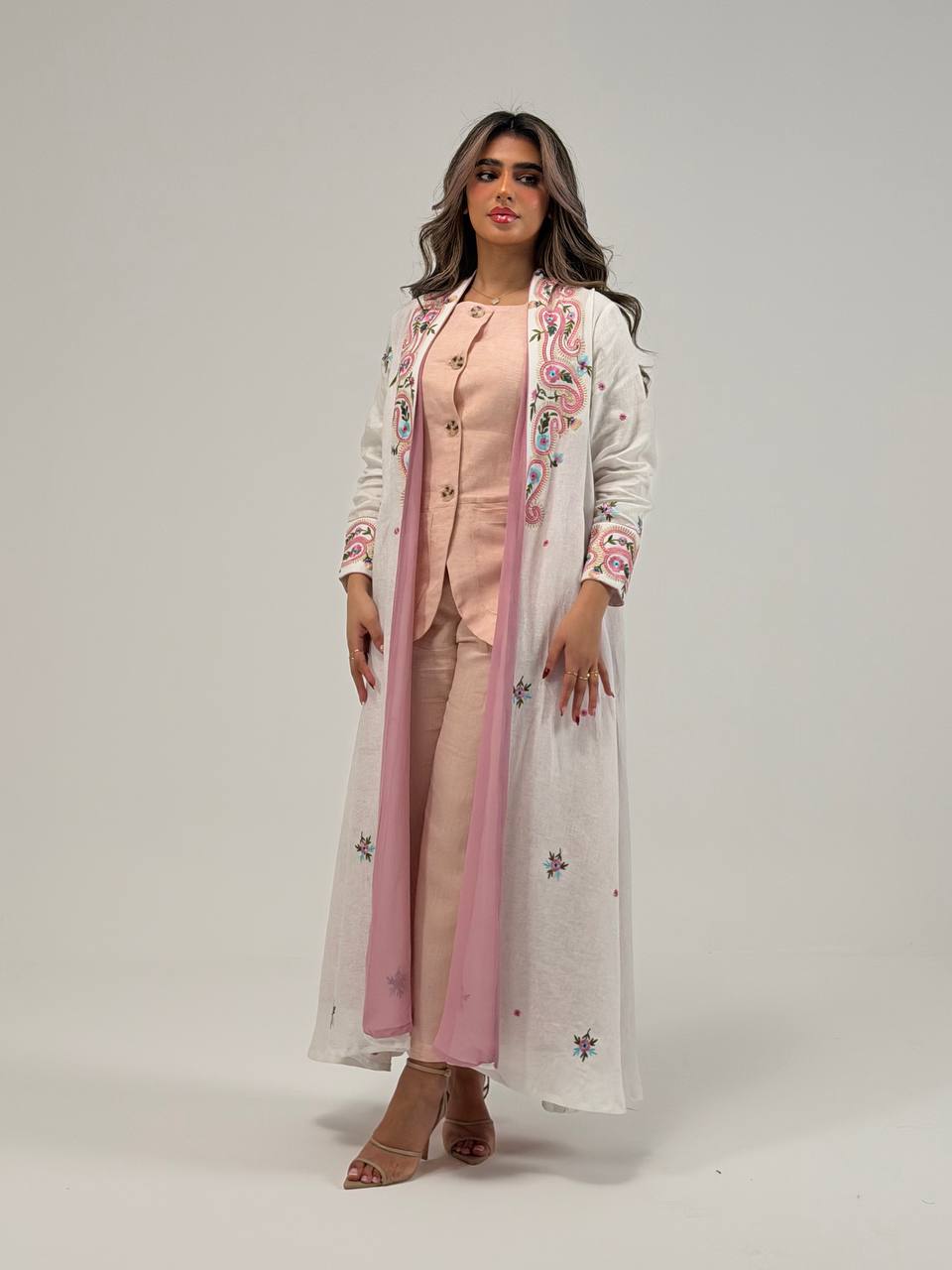 Linen abaya in light beige with embroidery