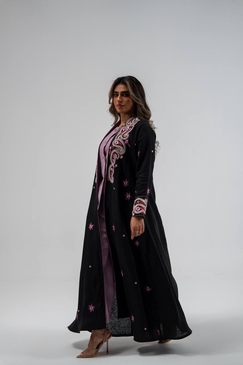 Linen abaya in black with embroidery