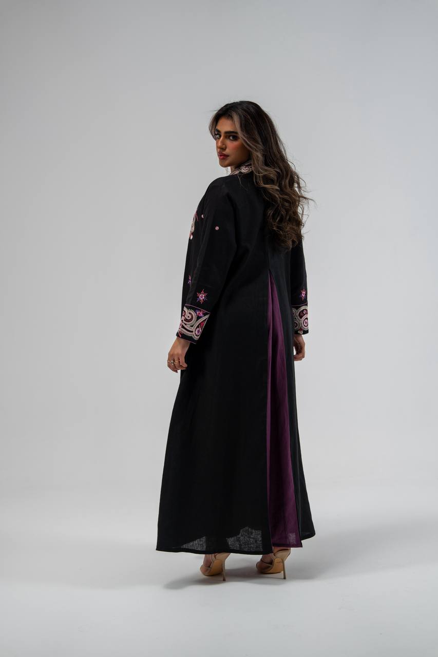 Linen abaya in black with embroidery