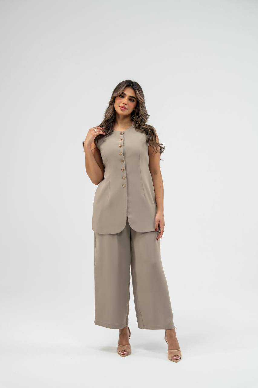 Vest and trousers set, crepe in beige