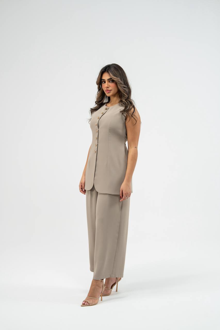 Vest and trousers set, crepe in beige