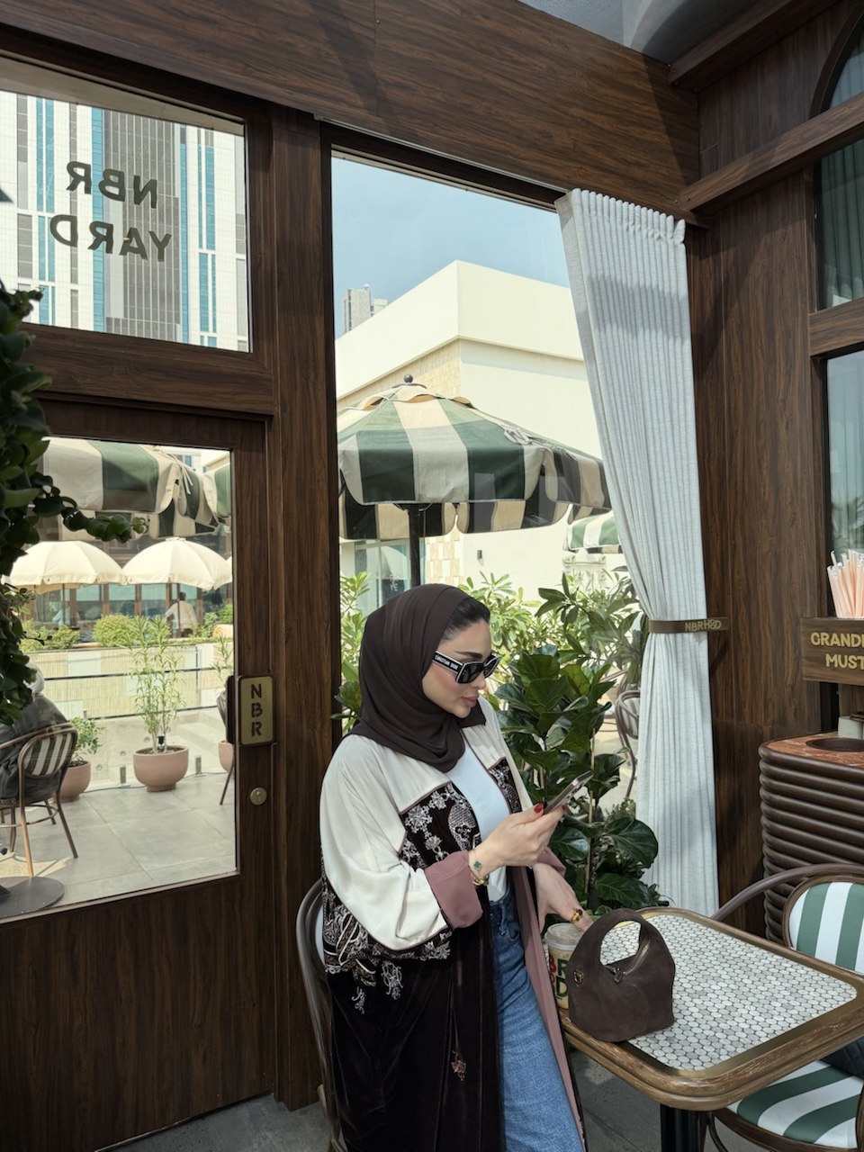 Brown & Beige Velvet Abaya – 2081