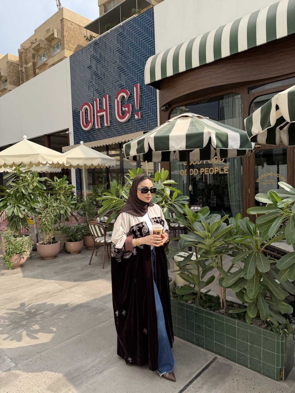 Brown & Beige Velvet Abaya – 2081