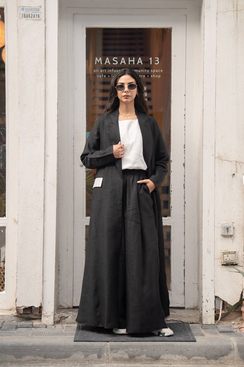 Linen abaya in black