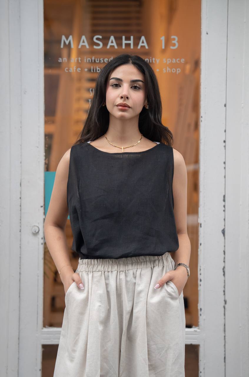 Linen set consisting of a blouse and trousers