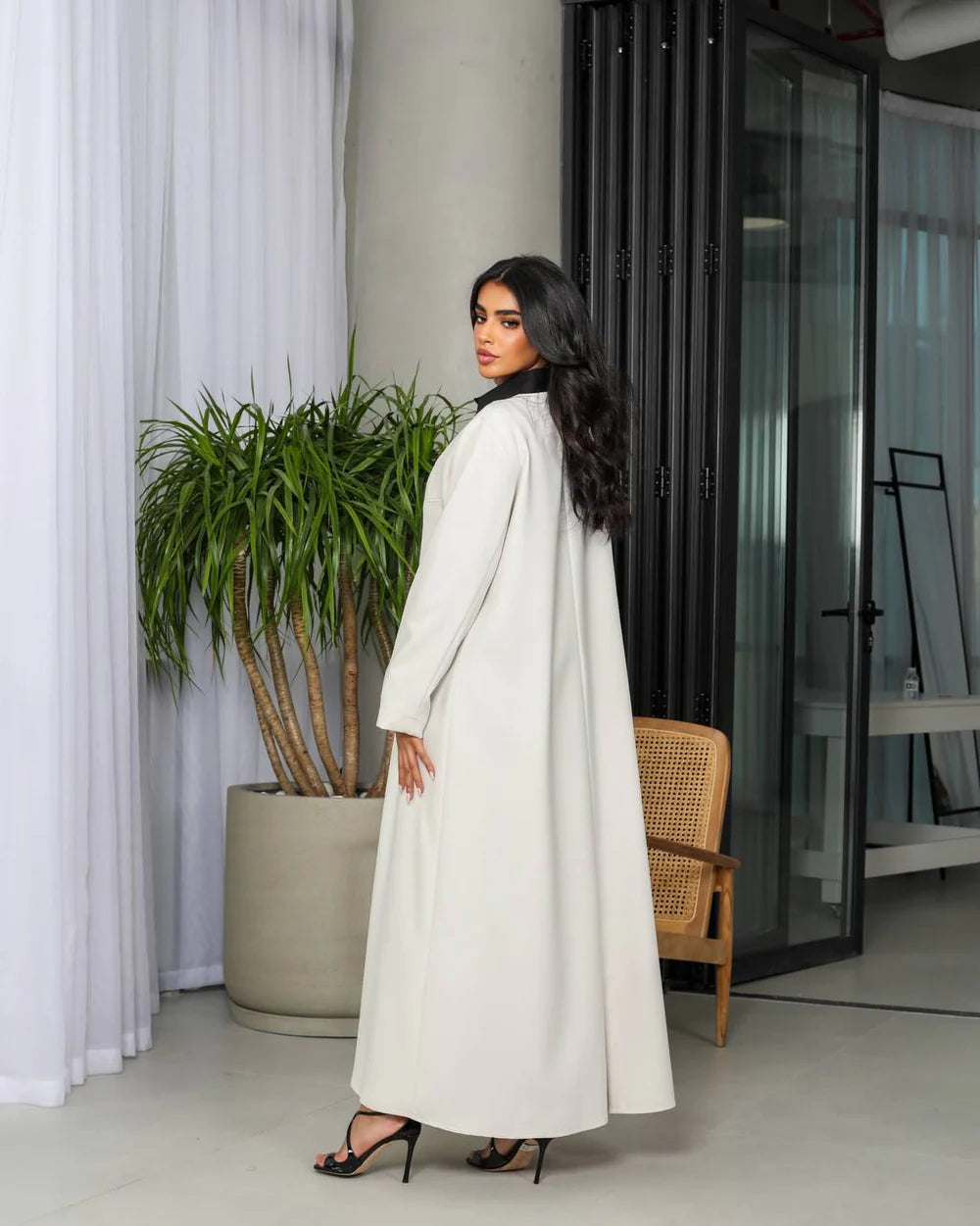 Crepe Abaya in white color: 6495white