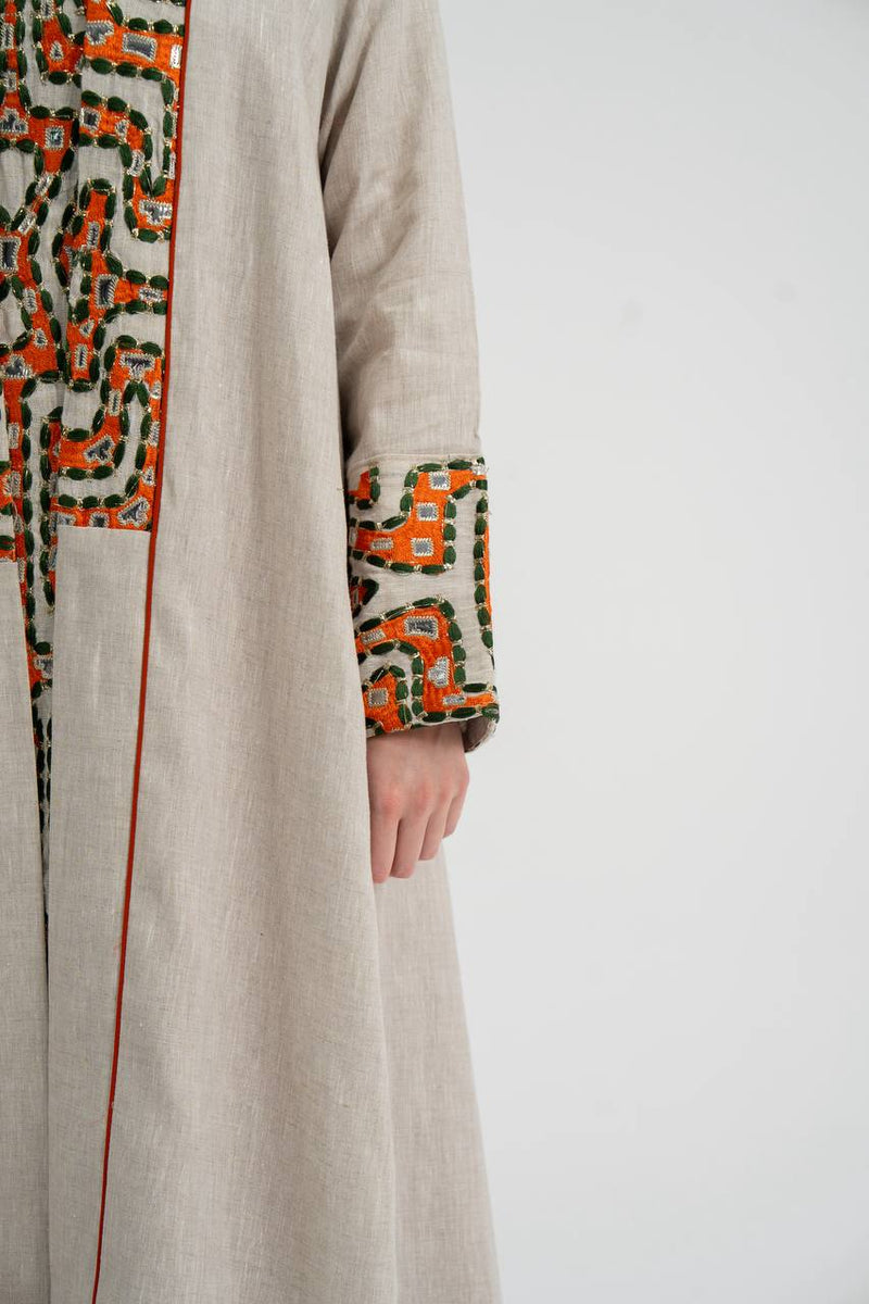 Linen abaya in light beige with embroidery. C:6743