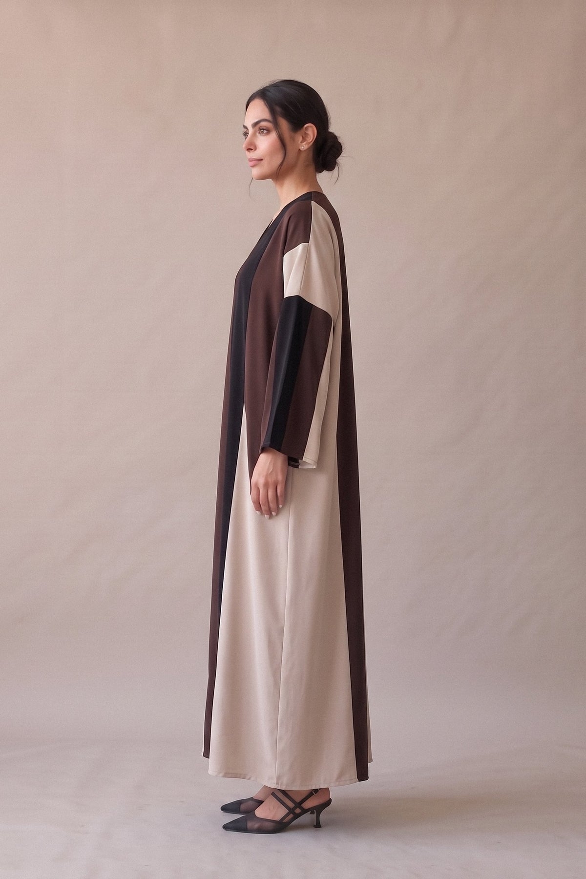 Crepe Abaya in Brown, Beige & Black –2073