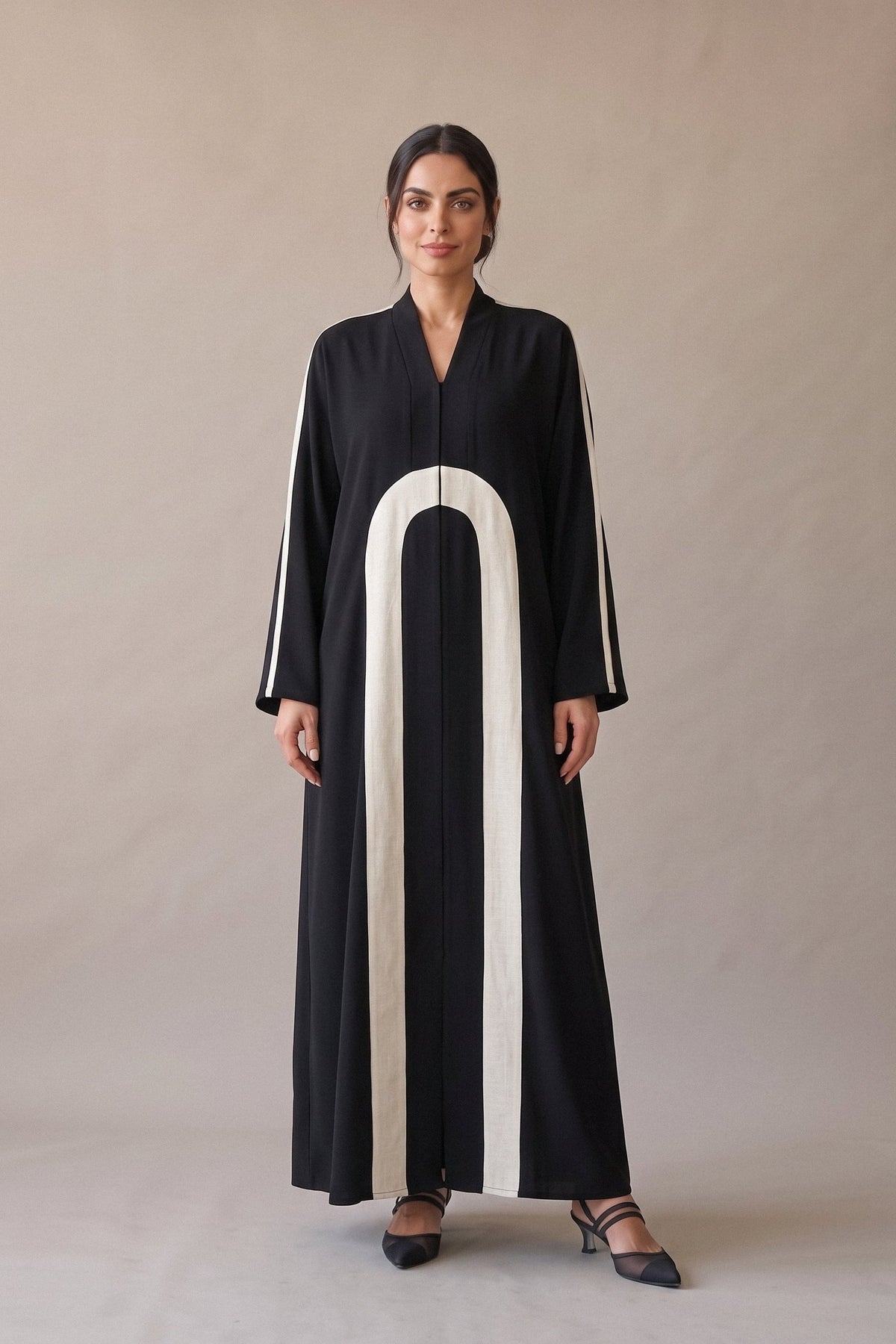 Black Crepe Abaya with White Details –2077