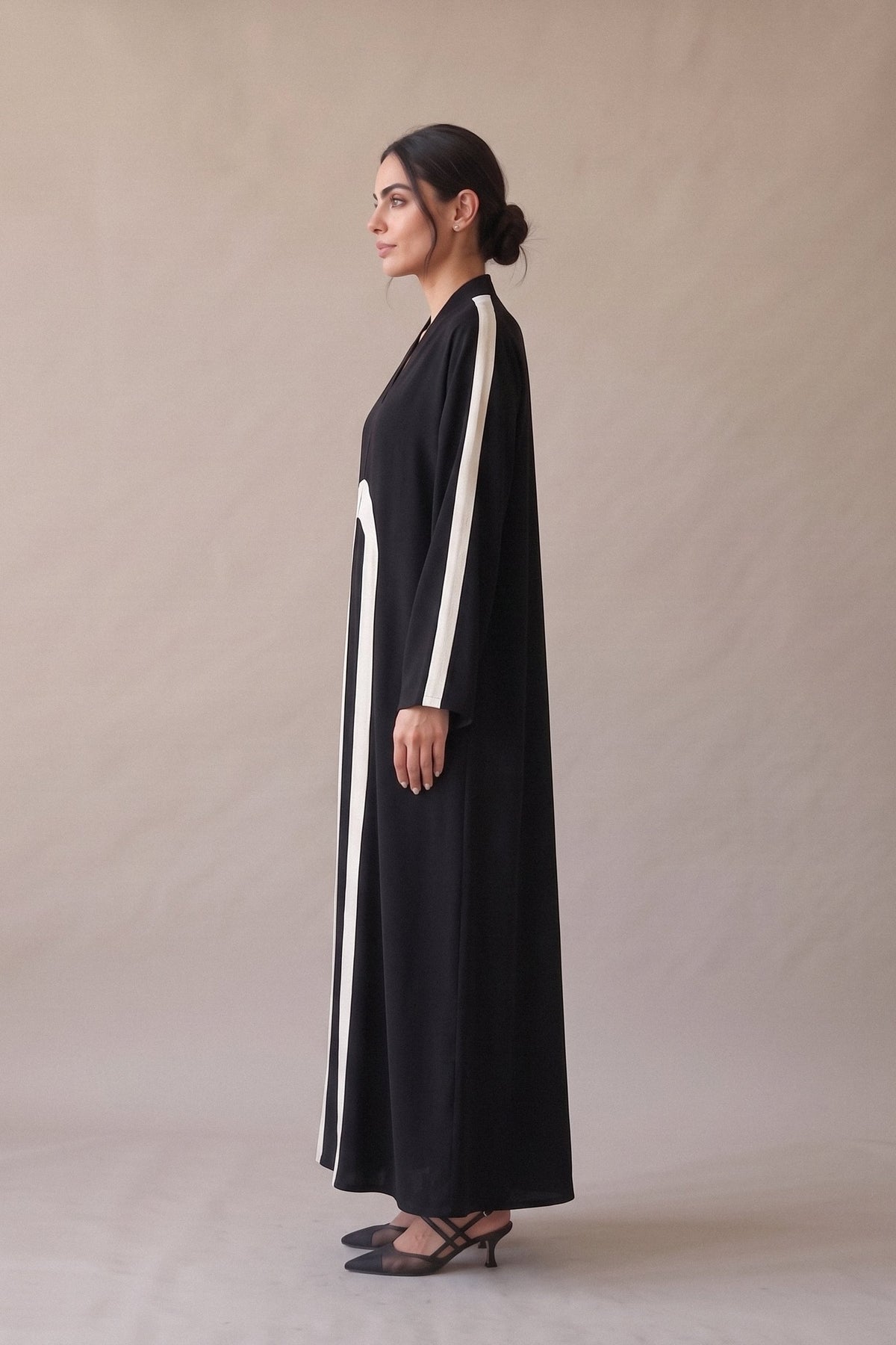 Black Crepe Abaya with White Details –2077