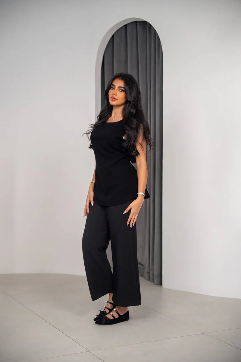 Practical set consisting of a blouse and pants in black crepe fabric C:201