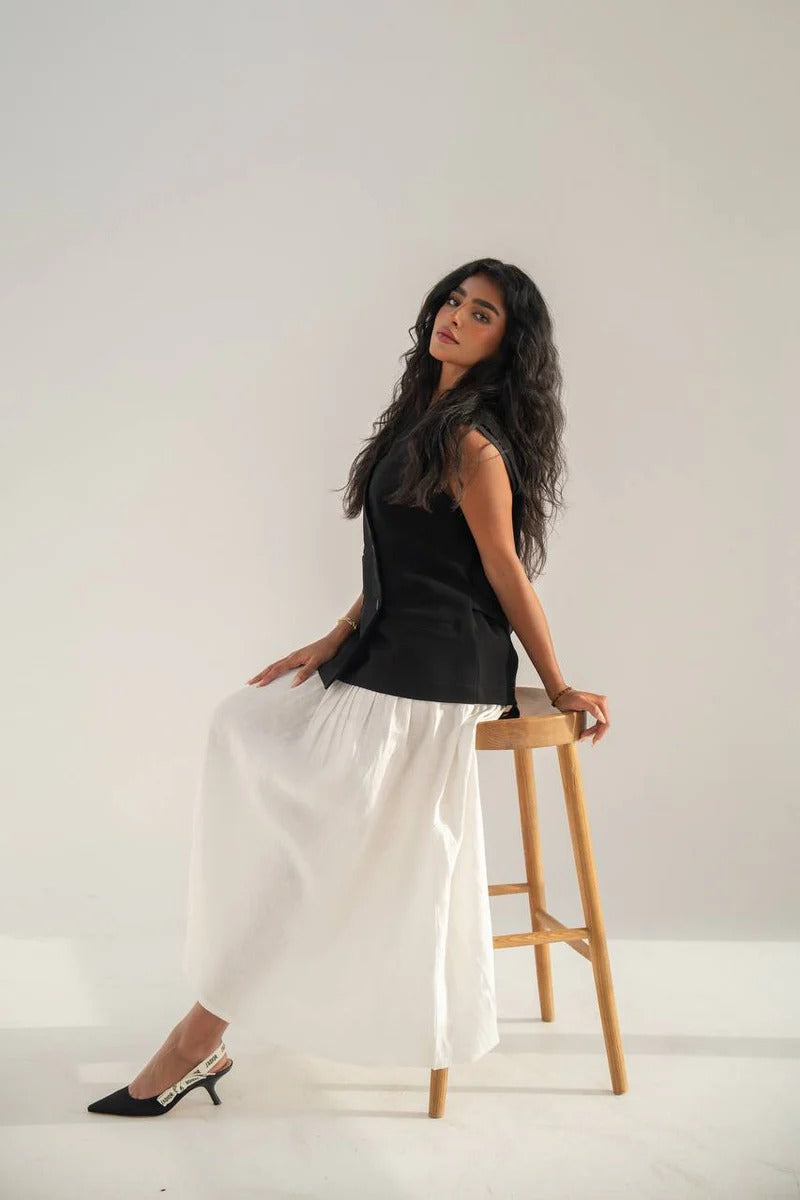 Black crepe vest with linen skirt C:208