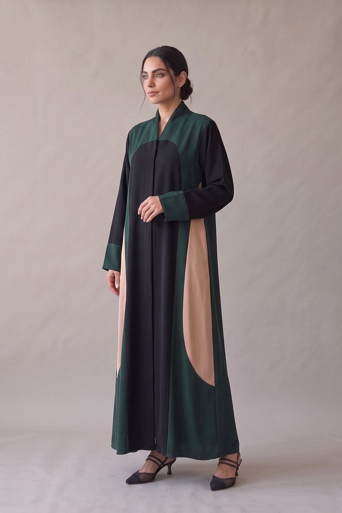 Black Crepe Abaya with Brown and Beige Details – 2074