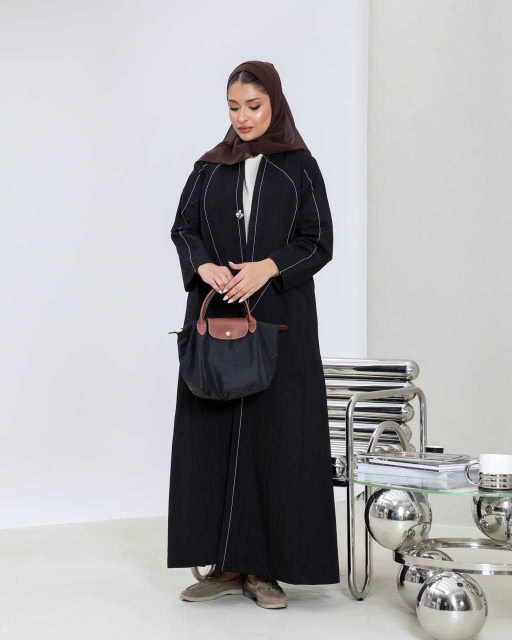 معطف واقٍ أسود اللون بتفاصيل تطريز بيضاء C:6655