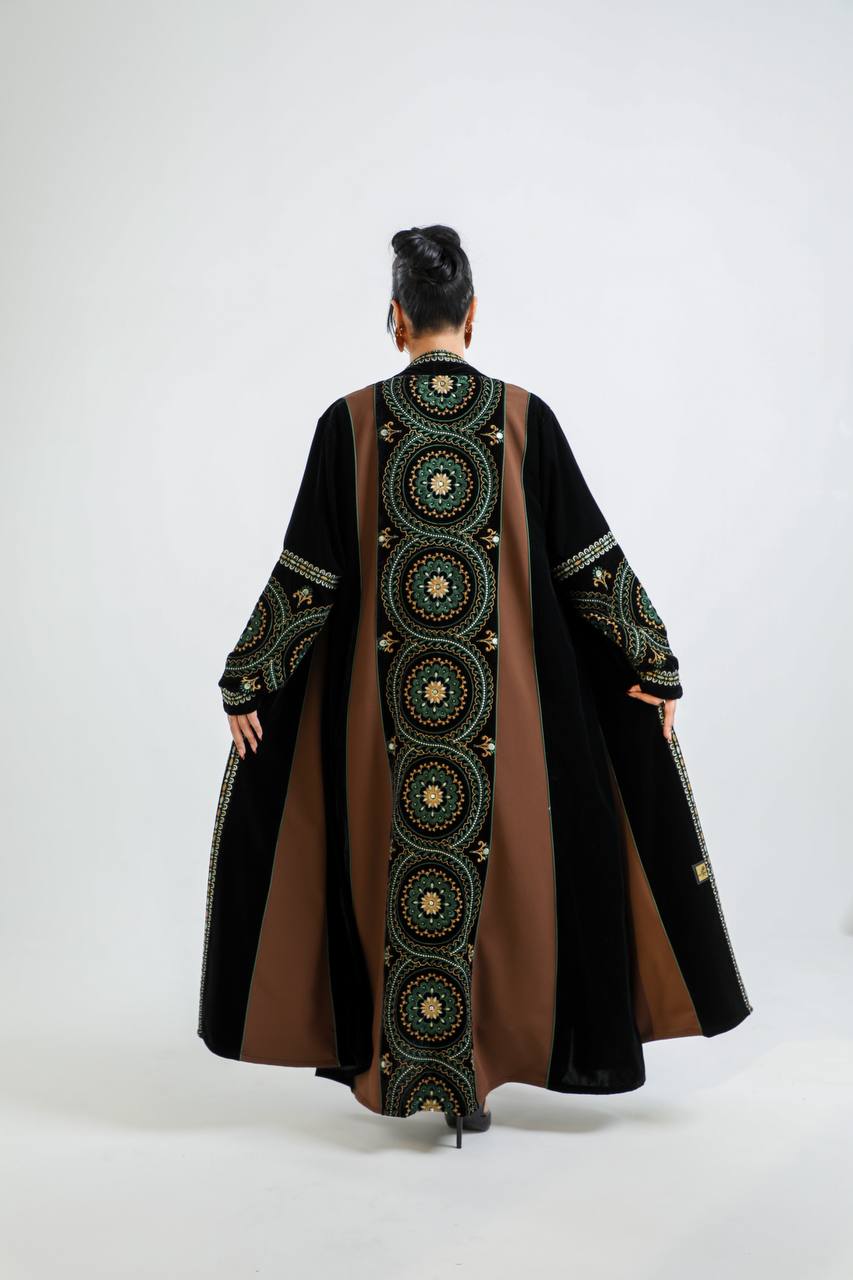 Velvet and crepe abaya with green embroidery. C:6720