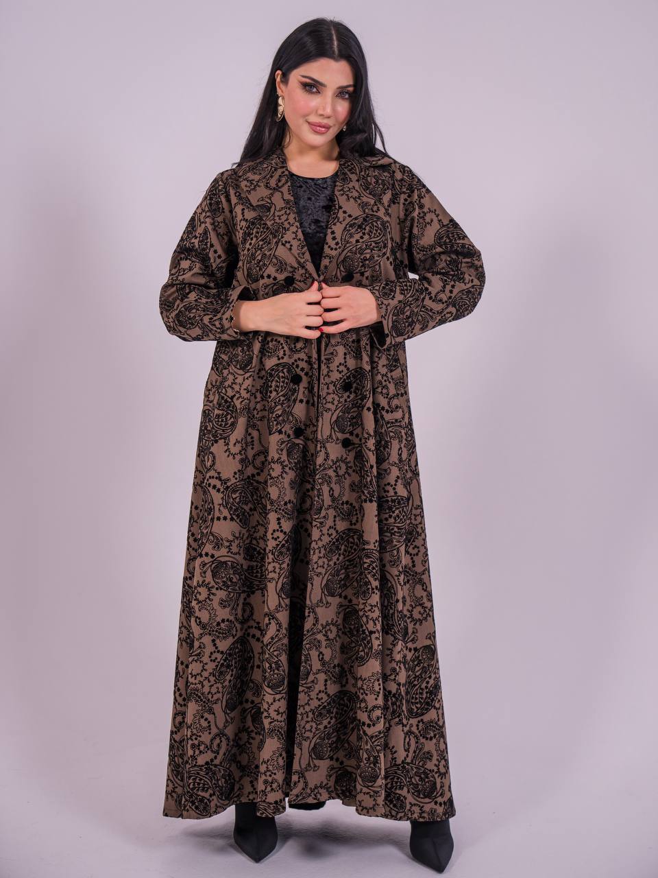 A brown abaya made of crepe fabric with a velvet print.C:6732