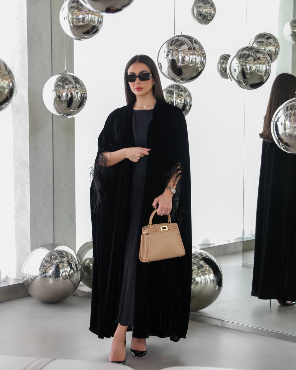 Abaya bisht velvet rish C:2079 (Free size)