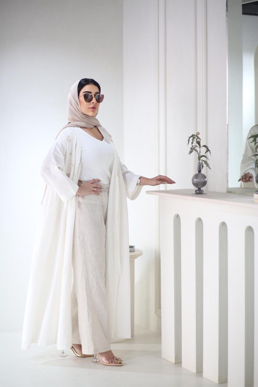 عباية كتان بتطريز يدوي C;3026 أبيض