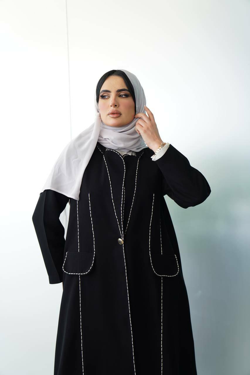 عباية سوداء من الكريب مع وشاح يدوي C:6497