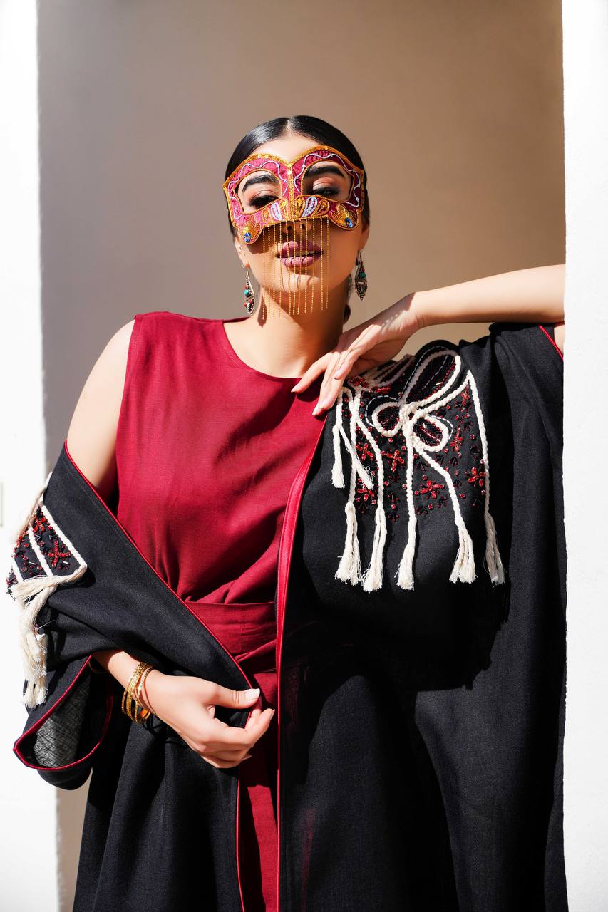 Abaya made of burlap fabric, black , with embroidery C:6612 (Free size)