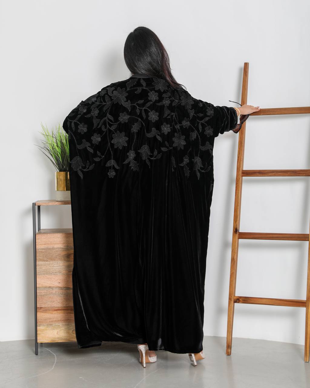 Black velvet bisht abaya with embroidery 6340 Black