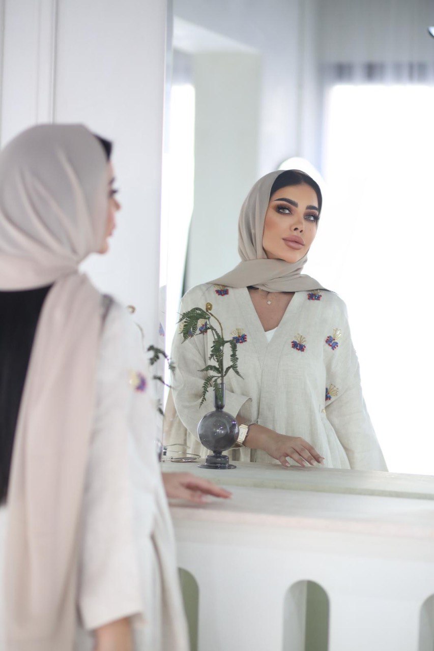 عباية من الكتان البيج مع تطريز يدوي C:3026beige (مقاس حر)