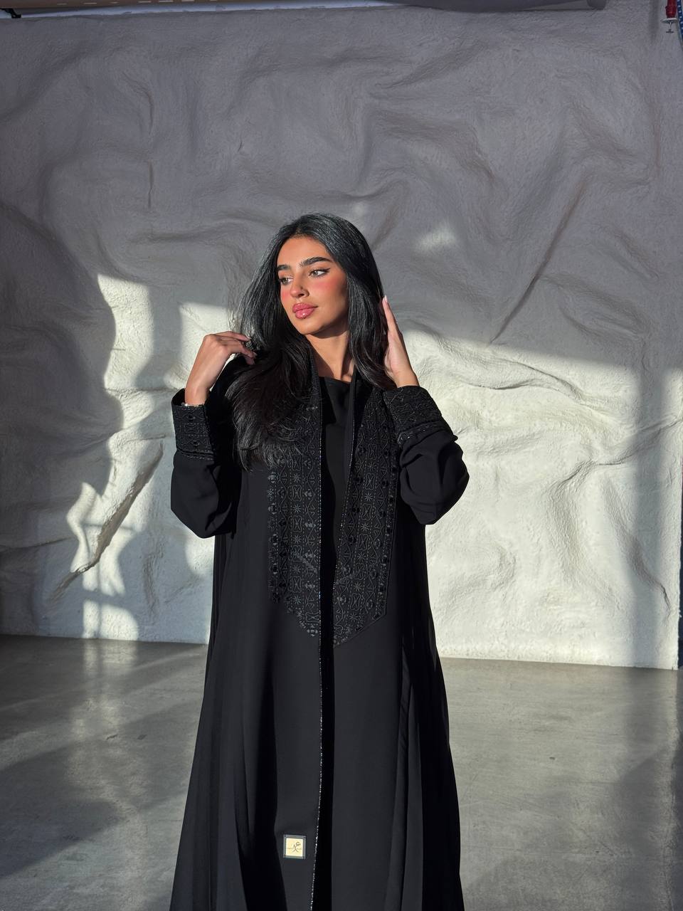 Crepe abaya with blouse and pants, in black.C:6659 Set