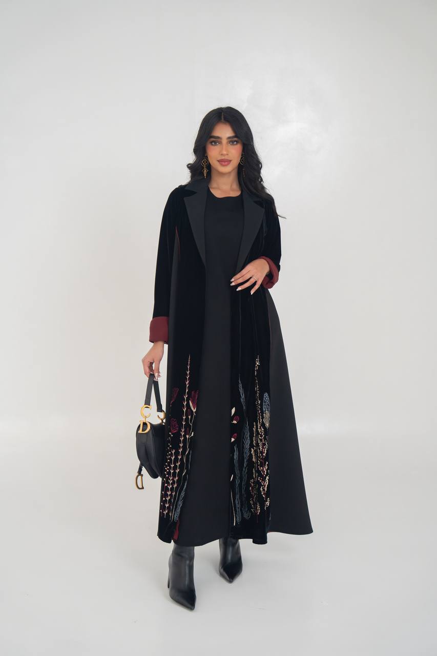 عباية بليزر مخملية سوداء مطرزة. C:6712