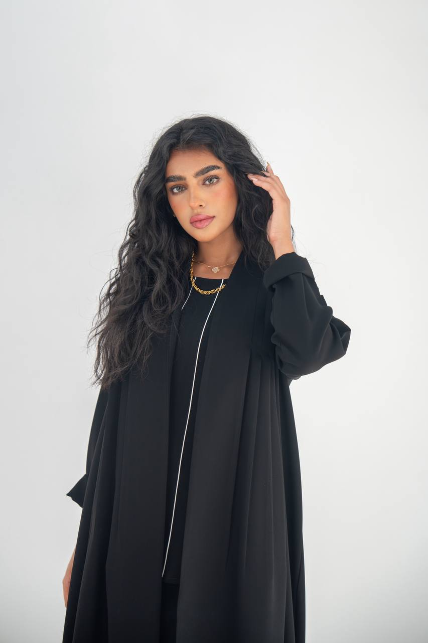 عباية سوداء من الكريب مع ثنيات C:6649