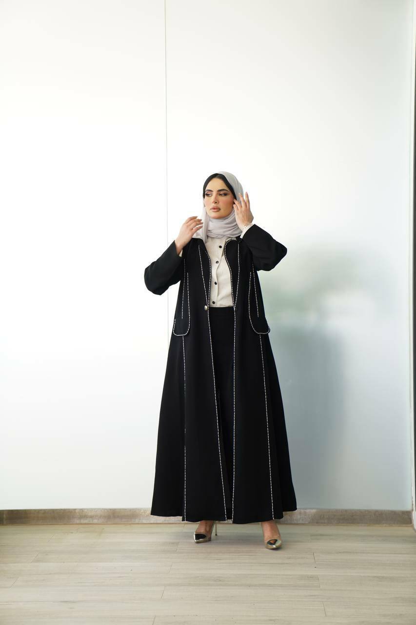 عباية سوداء من الكريب مع وشاح يدوي C:6497