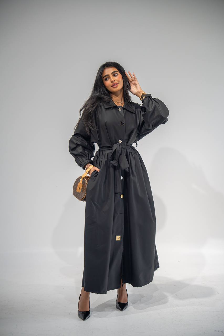 Elegant free size trench coat, in black. C:6685 Black