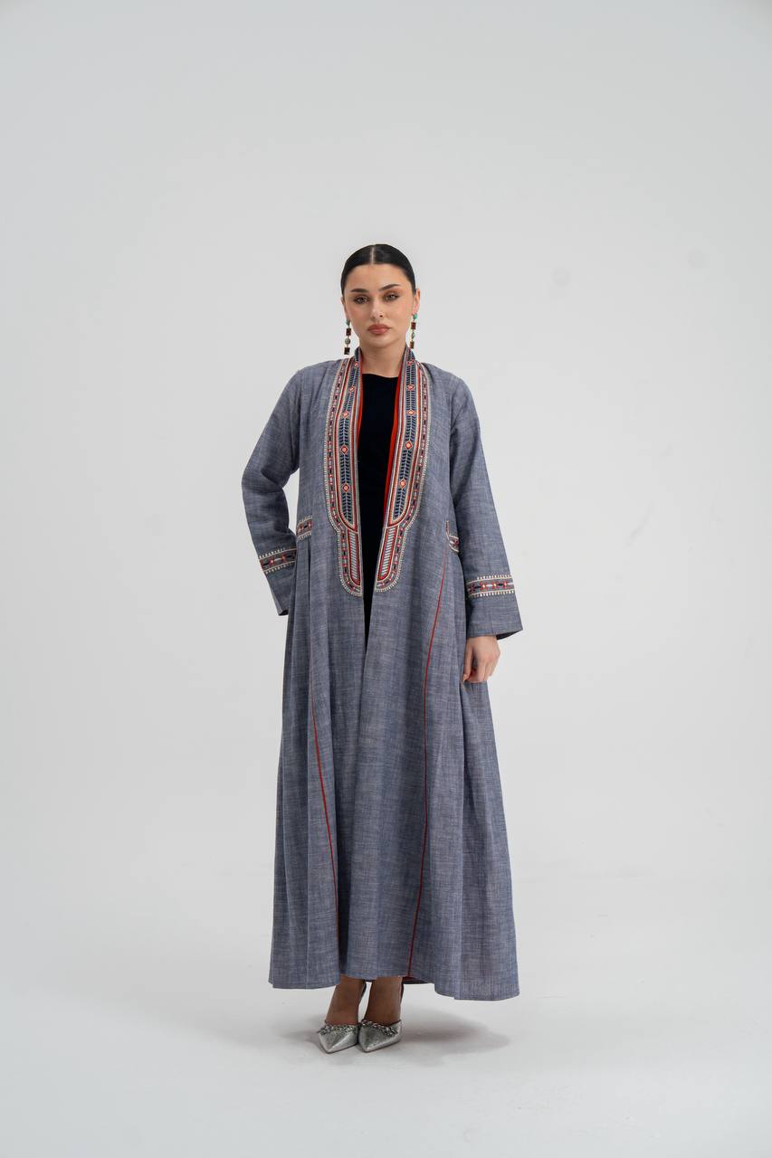 Linen abaya in gray with embroidery. C:6750