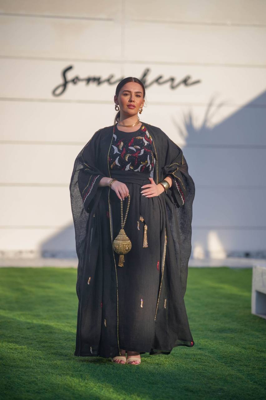 Bisht made of burlap and linen dress, in black with hand embroidery C:6617