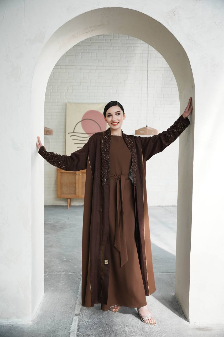 Lenin Abaya in brown with embroidery C: 6600 Brown