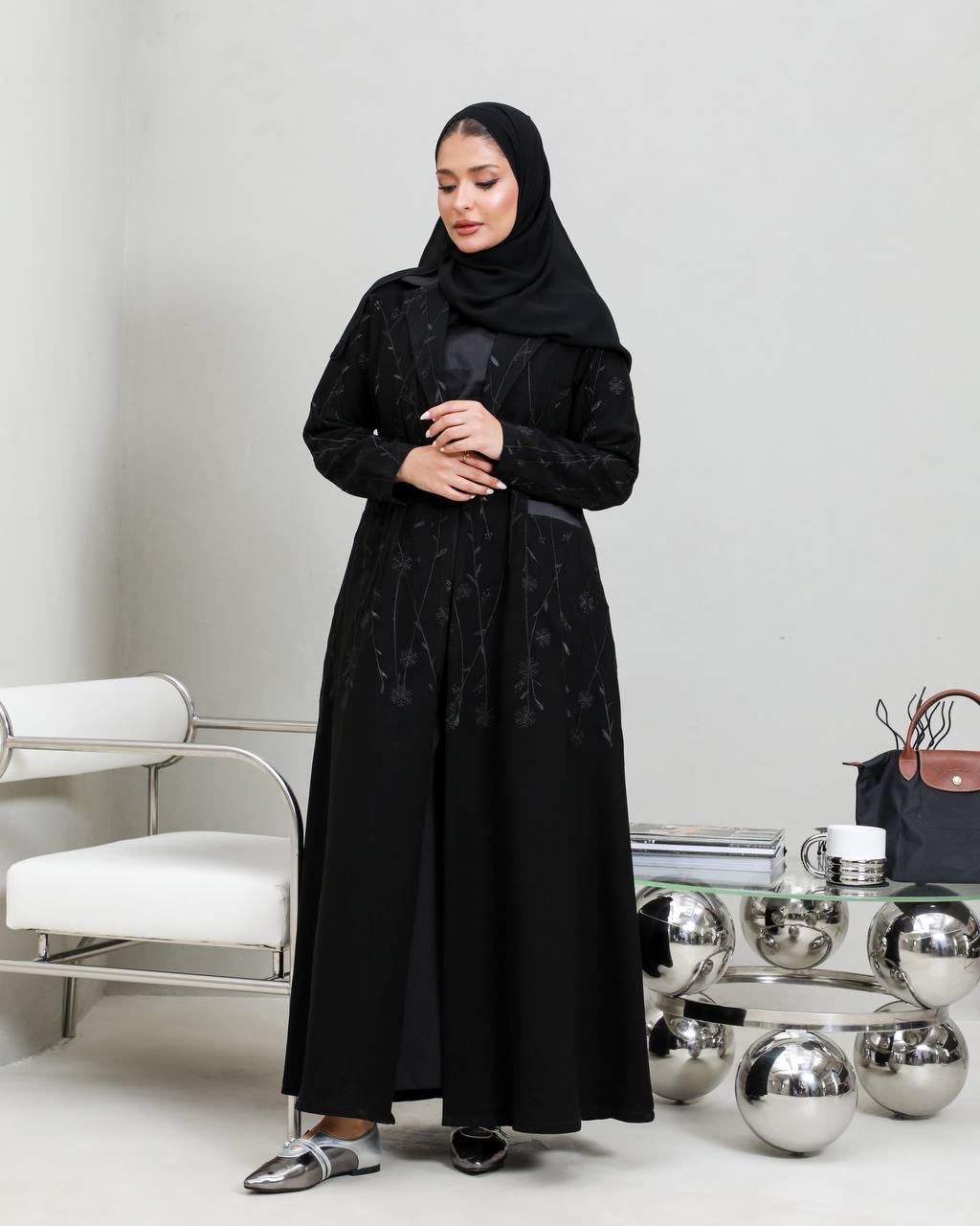 عباية بليزر من الكريب الأسود مطرزة C:6658