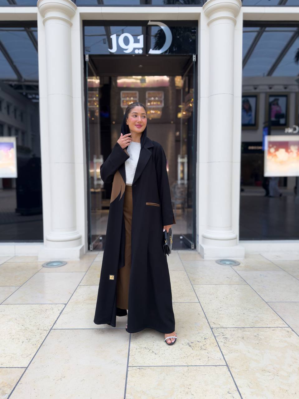 Black crepe blazer abaya with camel-colored details C:6682