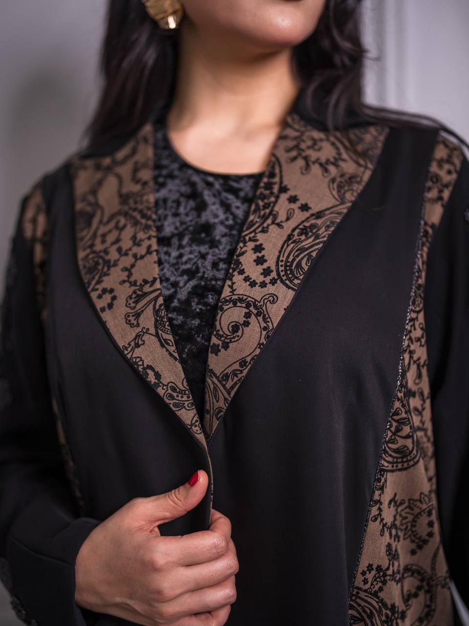 Plain black crepe blazer abaya with brown printed crepe. C:6733 Brown