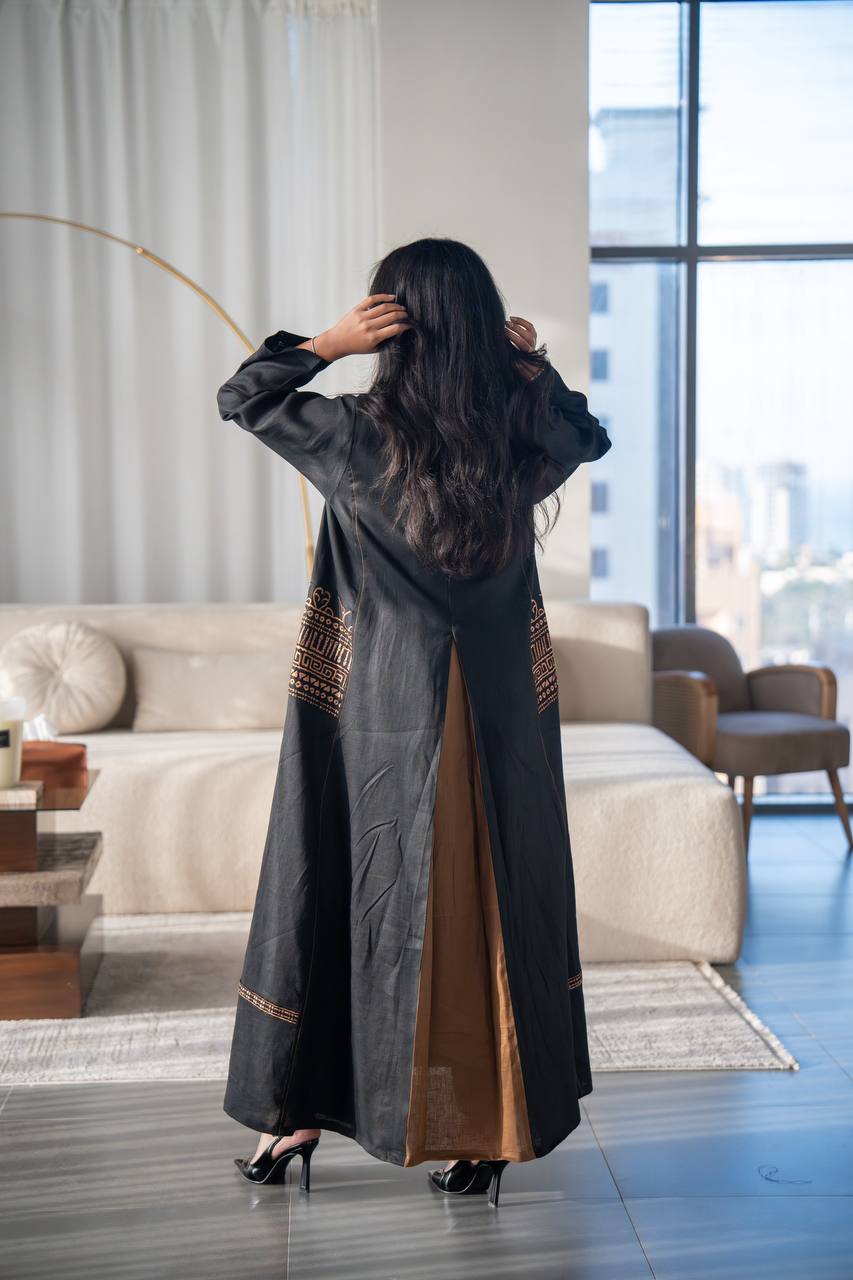 Linen Blazer abaya in black, with embroidery.C:6687