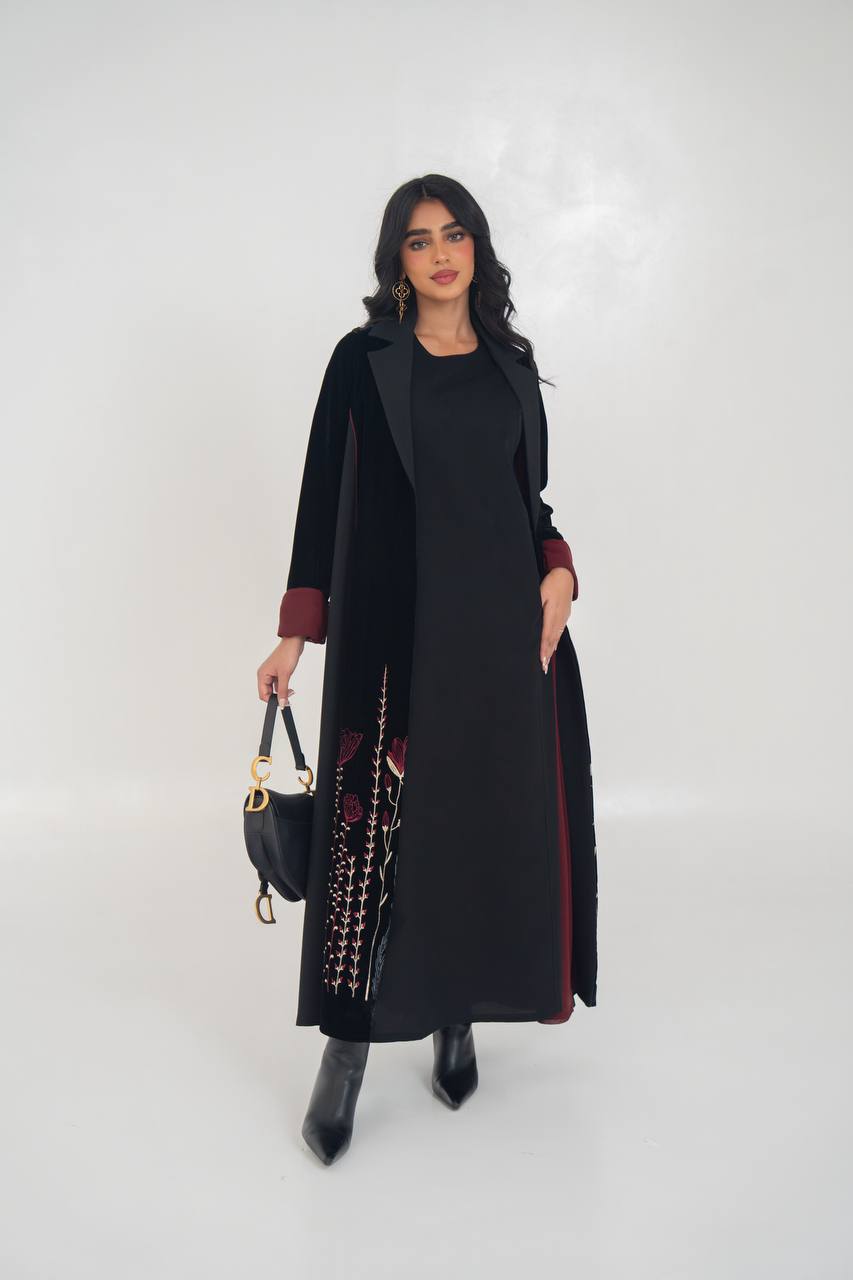 عباية بليزر مخملية سوداء مطرزة. C:6712