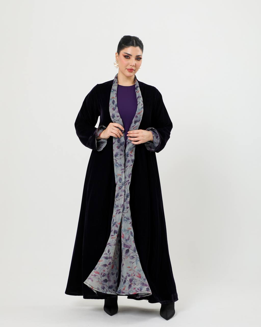 Double-face abaya made of organza fabric with purple velvet.C:6727