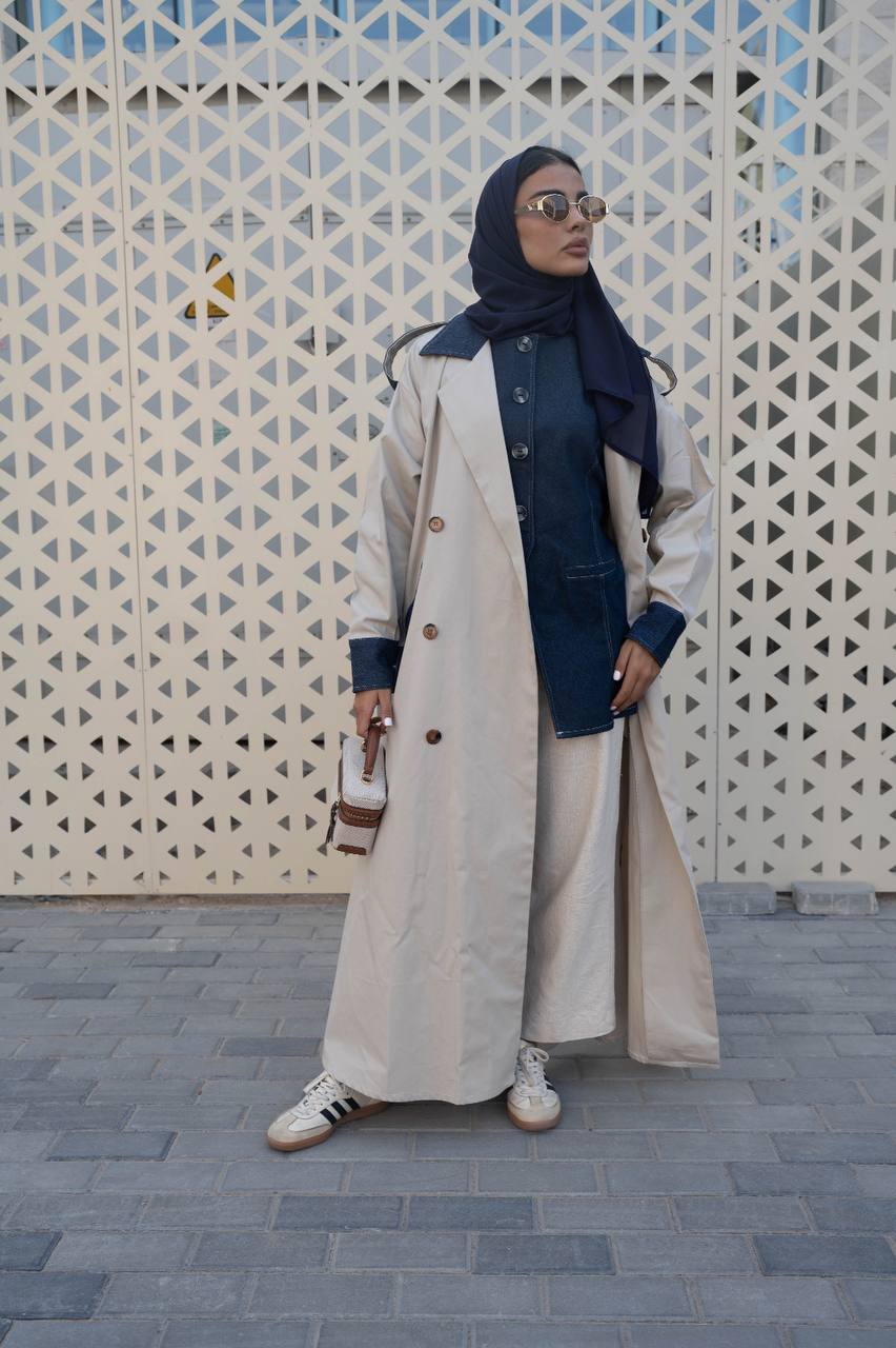 Trench coat with vest and pants, in beige with jeans C:6555