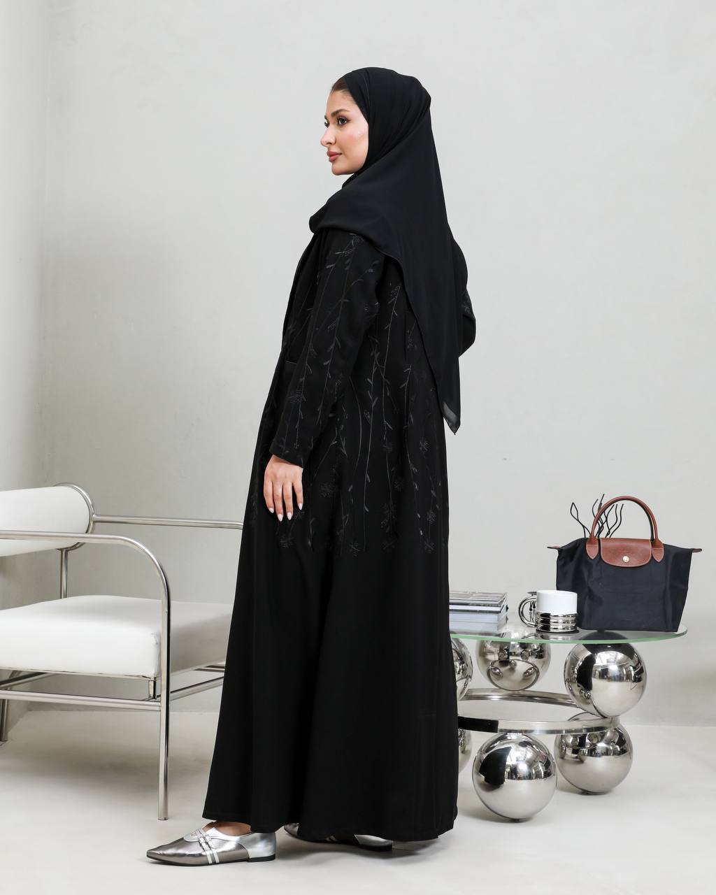 عباية بليزر من الكريب الأسود مطرزة C:6658