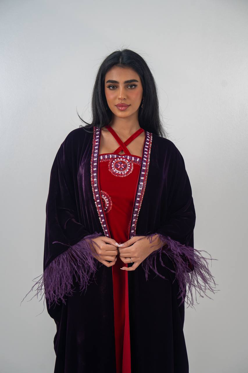 Velvet set with hand embellishment, consisting of a bisht and dress.C:6717
