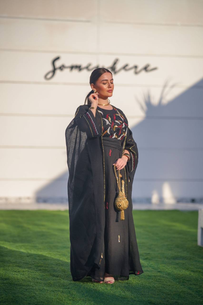 Bisht made of burlap and linen dress, in black with hand embroidery C:6617